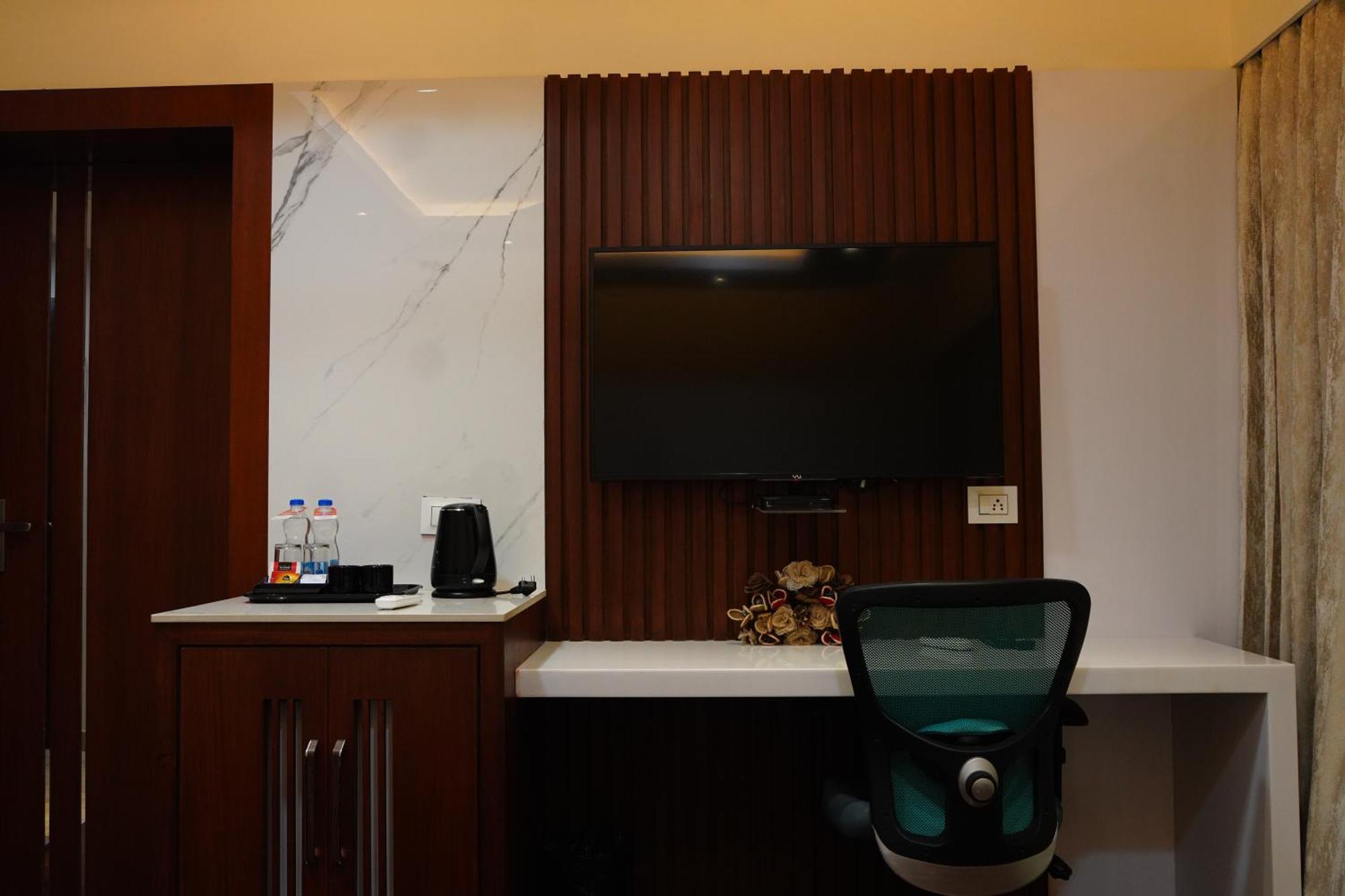 Chola Serviced Apartment Tiruchirappalli Екстер'єр фото