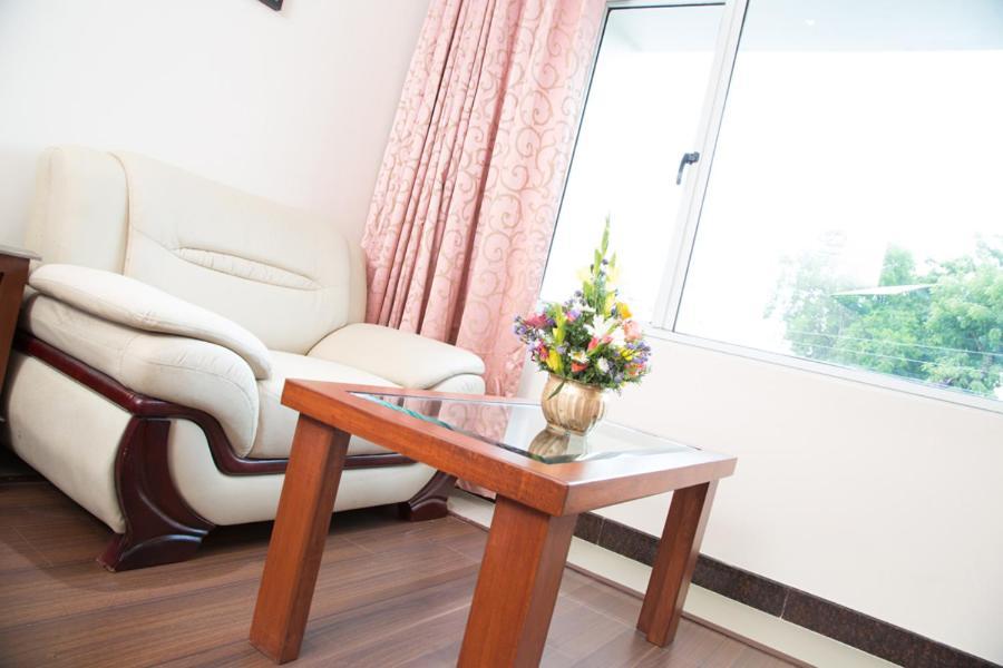 Chola Serviced Apartment Tiruchirappalli Екстер'єр фото