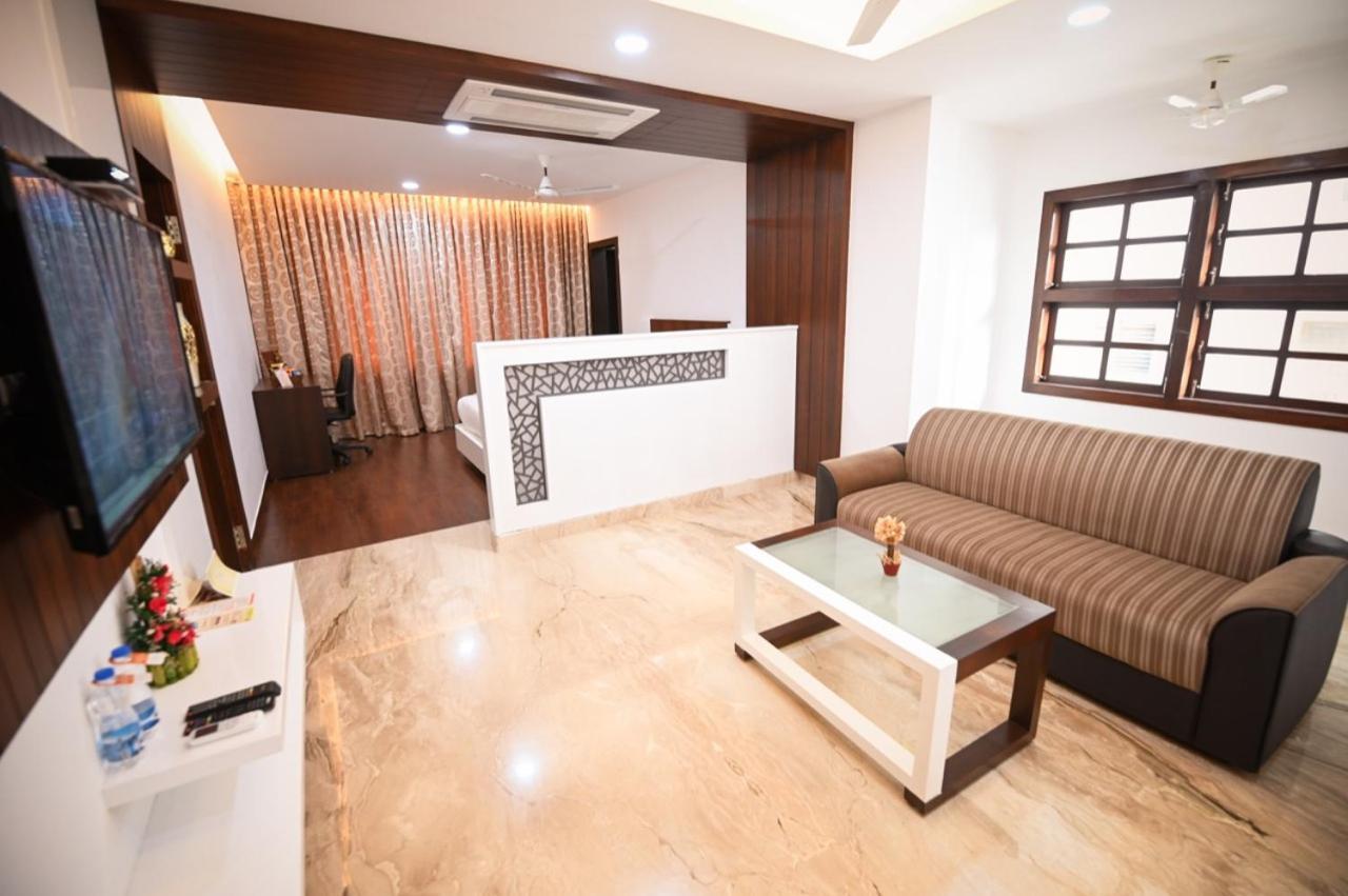 Chola Serviced Apartment Tiruchirappalli Екстер'єр фото