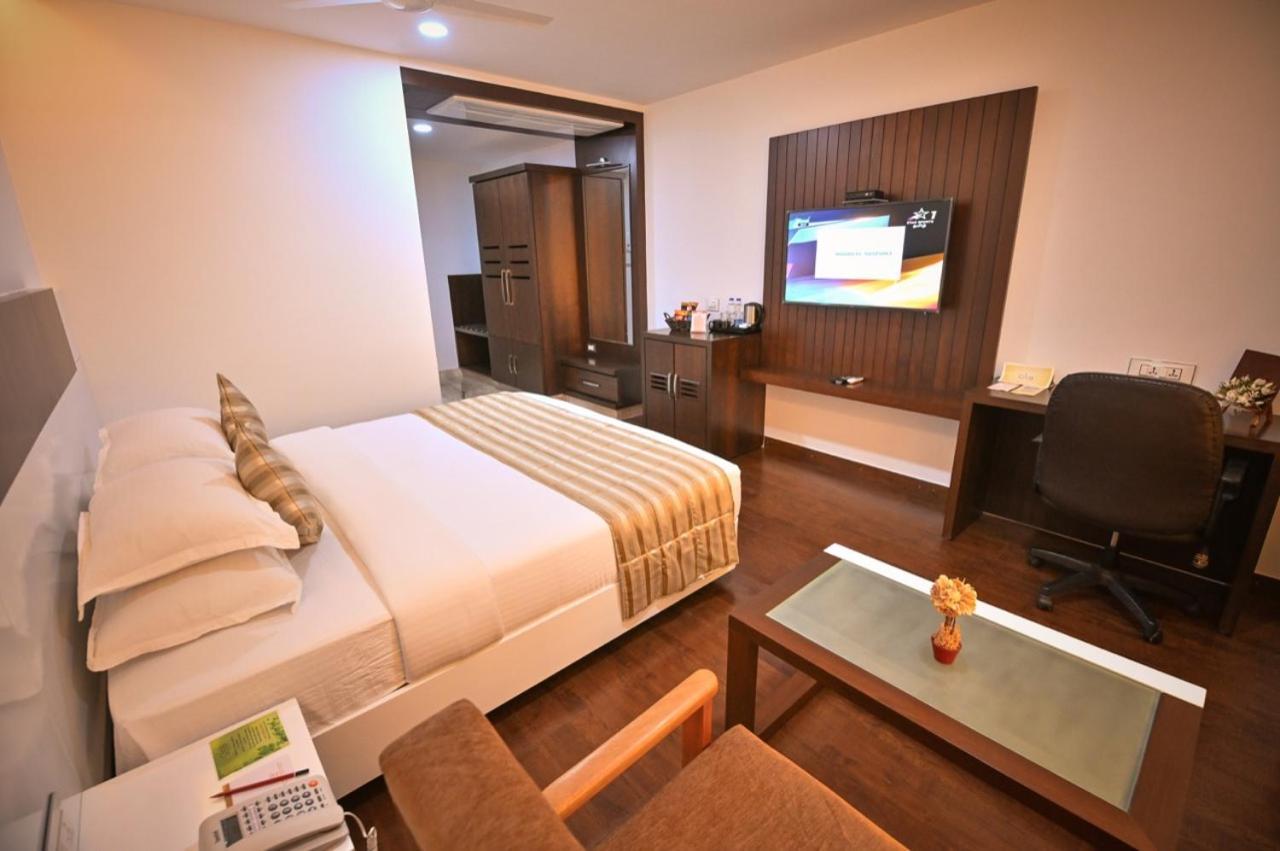 Chola Serviced Apartment Tiruchirappalli Екстер'єр фото